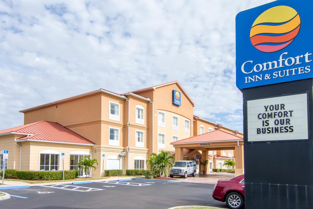 Comfort Inn and Suites Airport Fort Myers