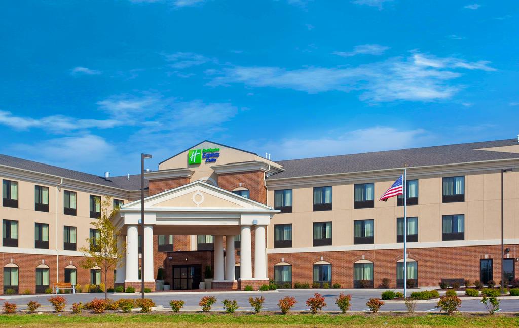 Holiday Inn Express Suites Morris