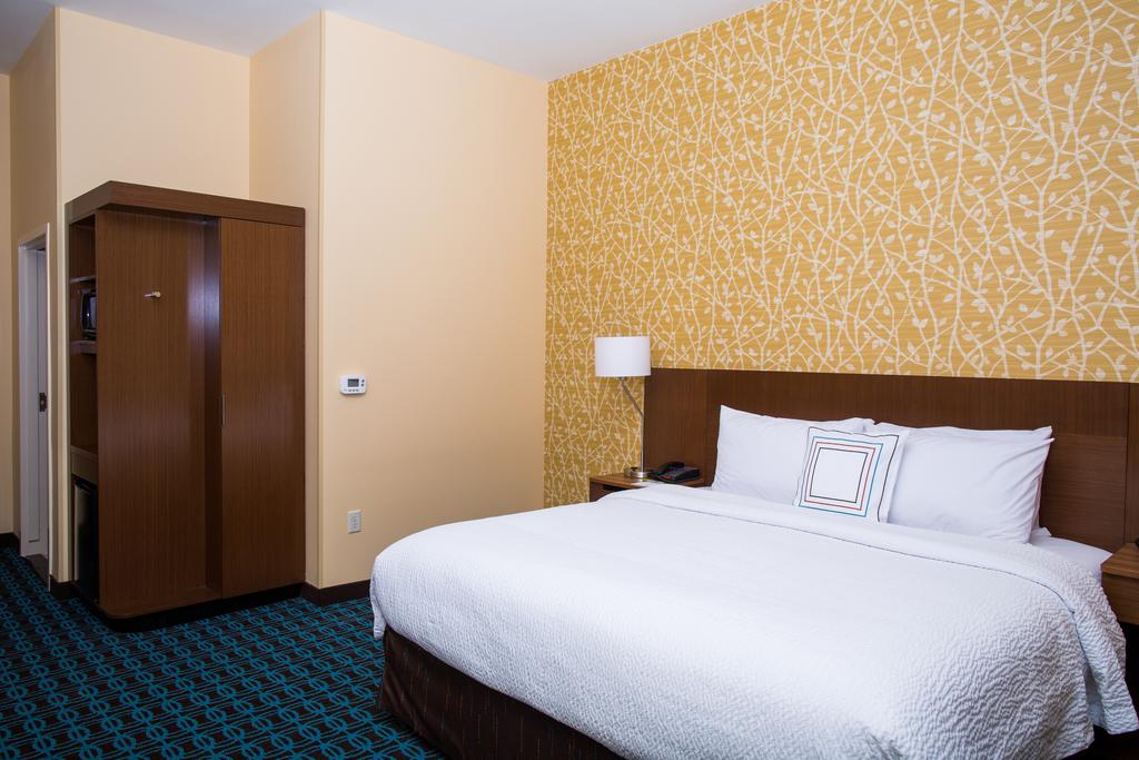 Fairfield Inn and Suites Lincoln Southeast