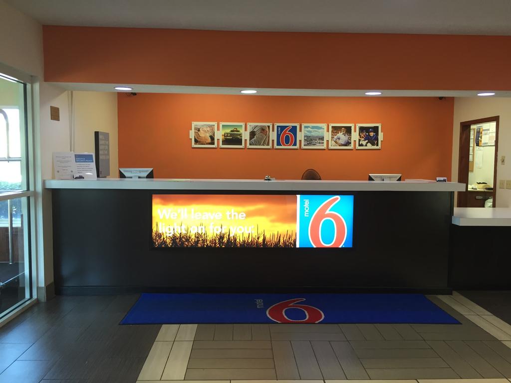 Motel 6 Lincoln