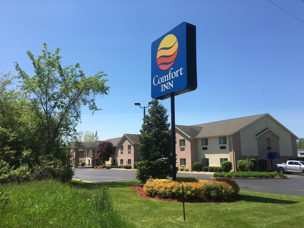 Comfort Inn and Suites Paw Paw