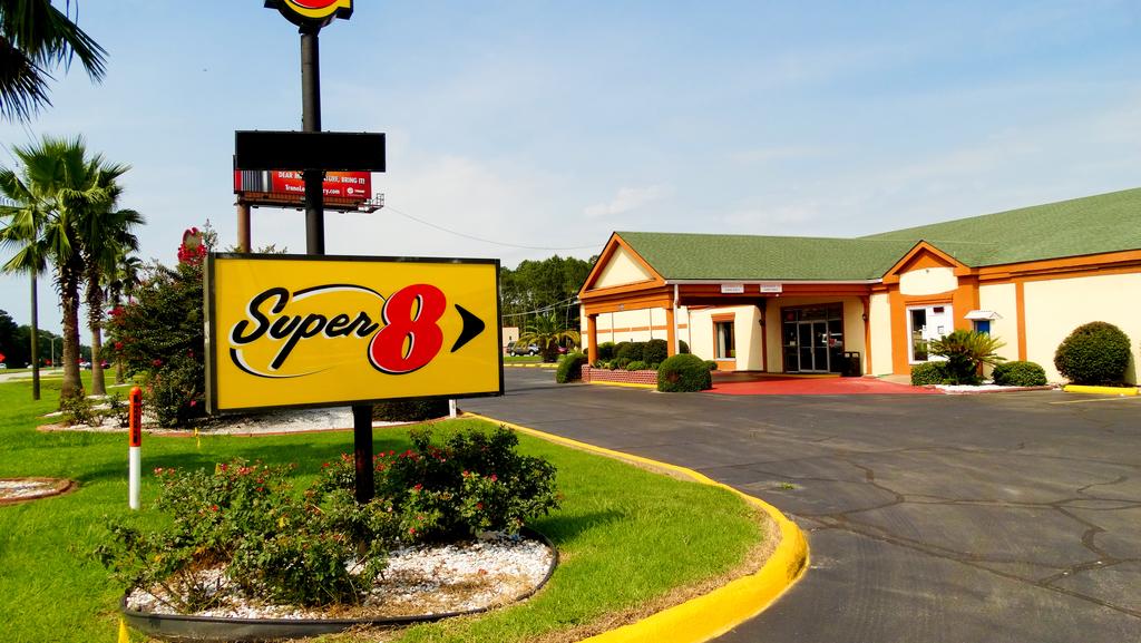 Super 8 Richmond Hill