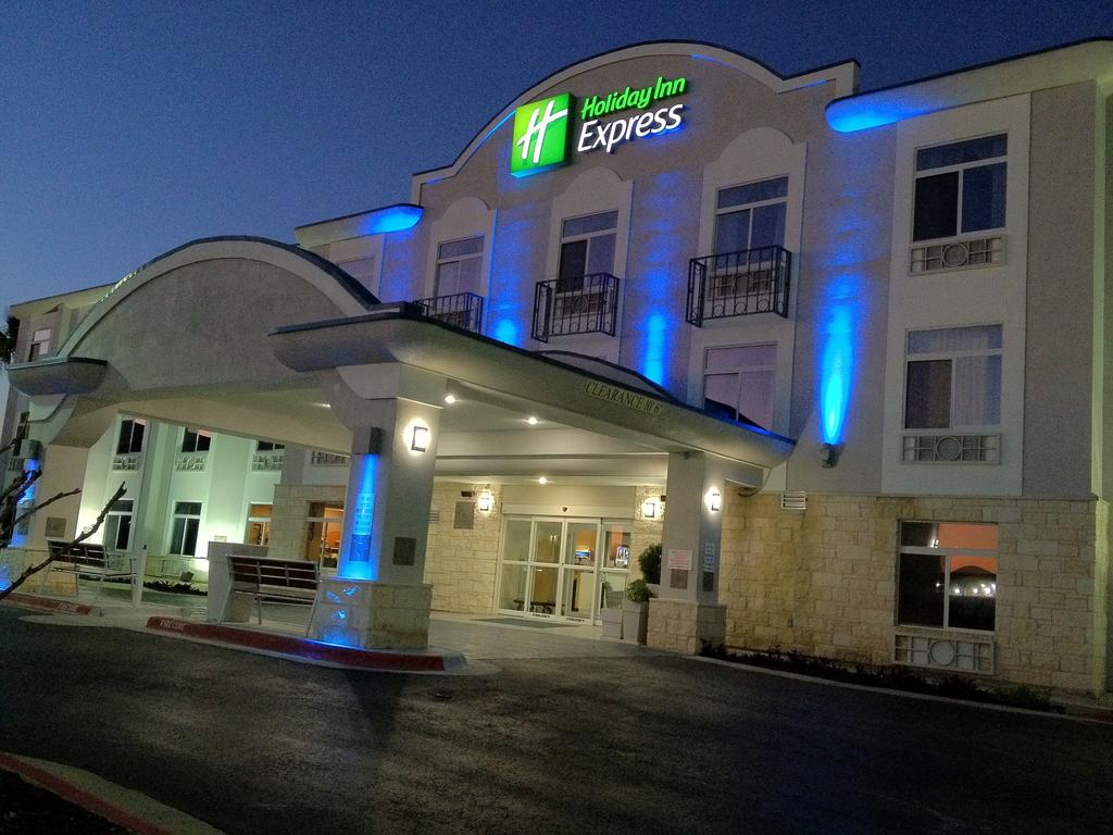 Holiday Inn Exp Ste Bastrop