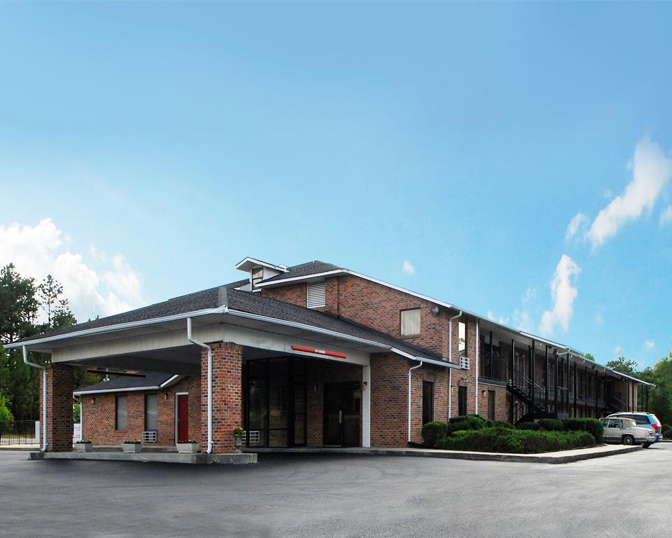 Econo Lodge Inn and Suites Lugoff