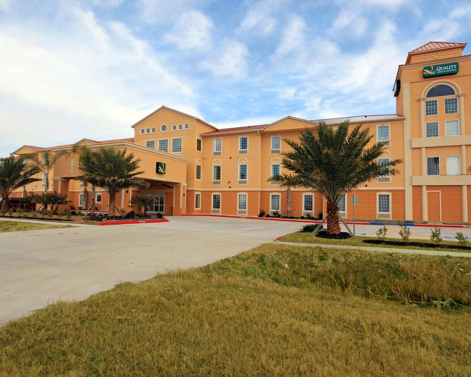 Quality Inn and Suites La Porte