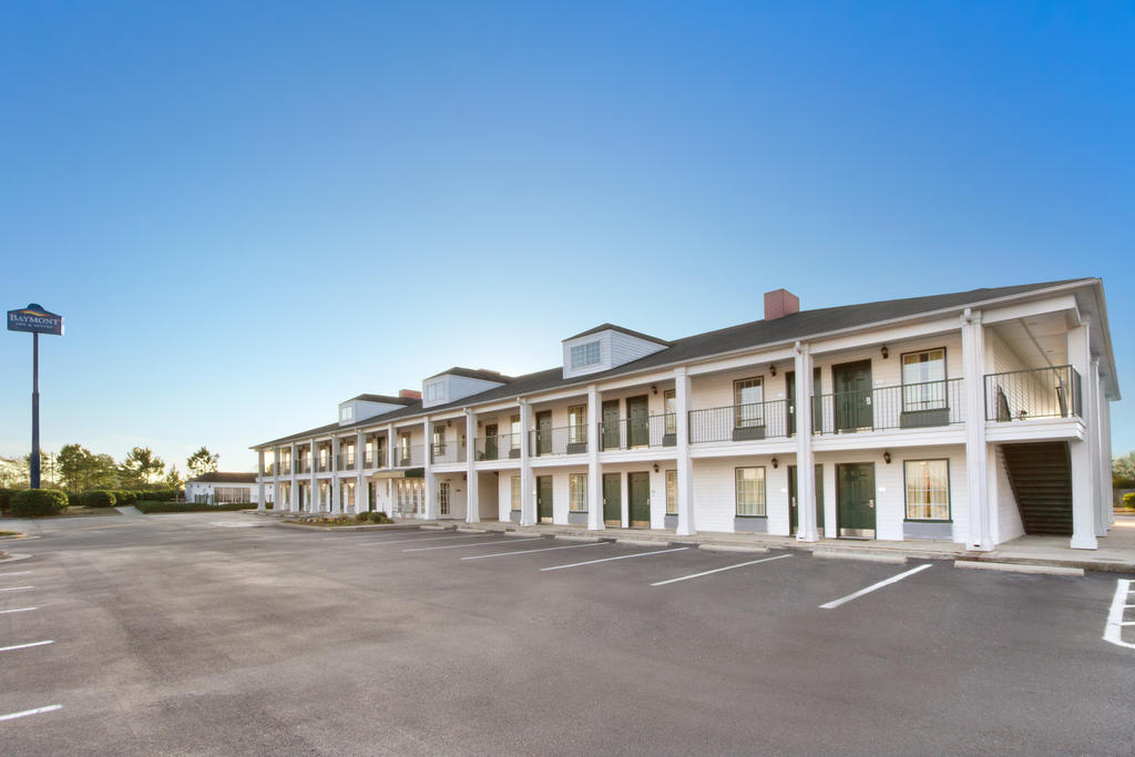 Baymont Inn and Suites Dunn