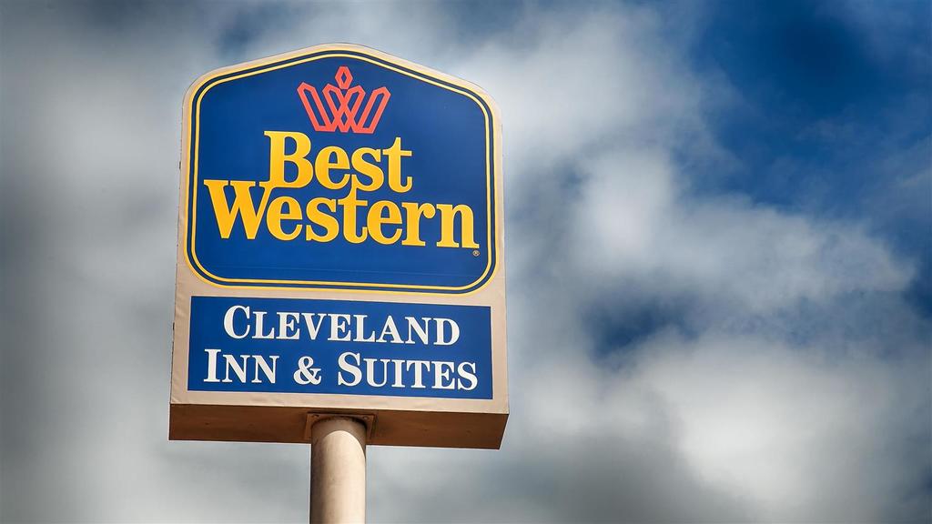 BEST WESTERN Cleveland Inn and Suites