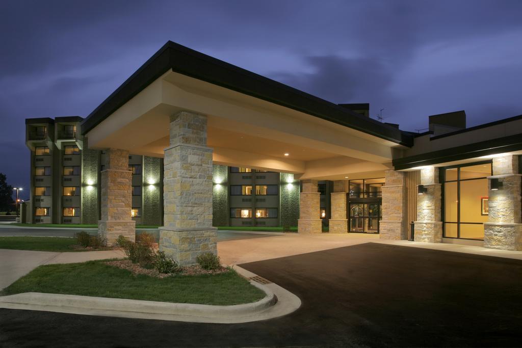 Crowne Plaza Milwaukee Airport