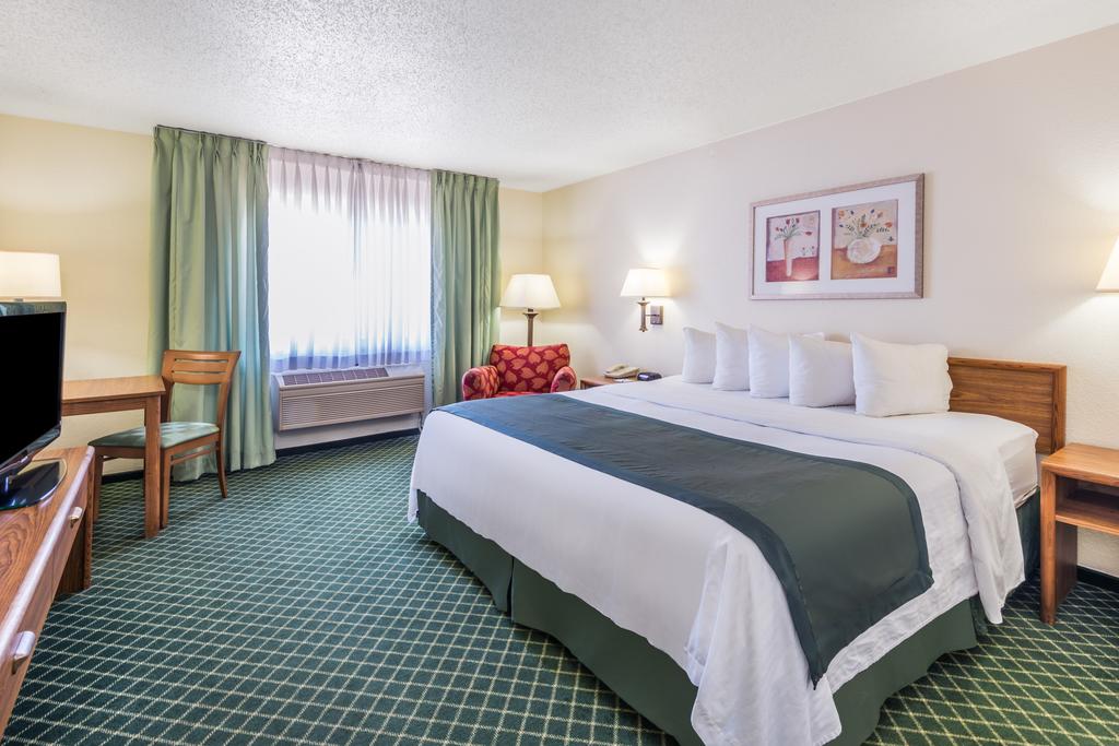 Baymont Inn and Suites Salina