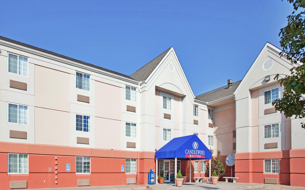 Candlewood Suites Salina