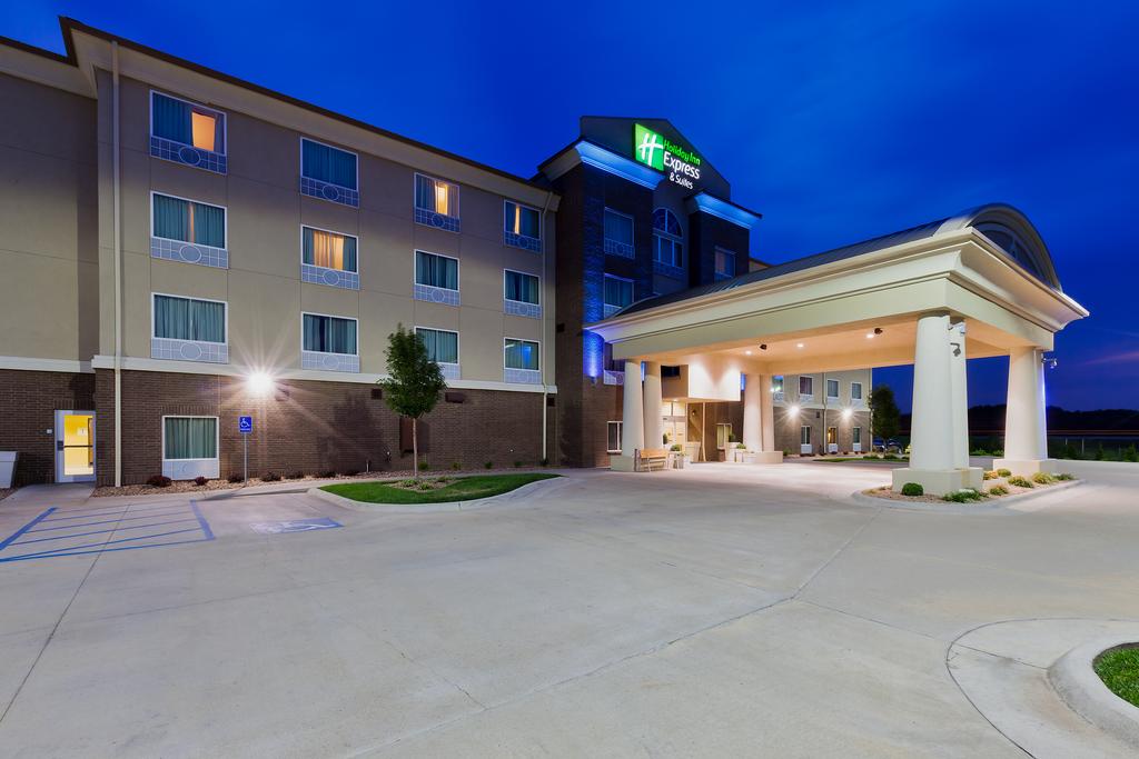 Holiday Inn Express Suites Salina