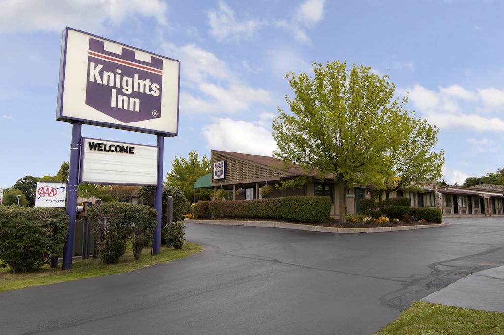 Knights Inn Liverpool NY