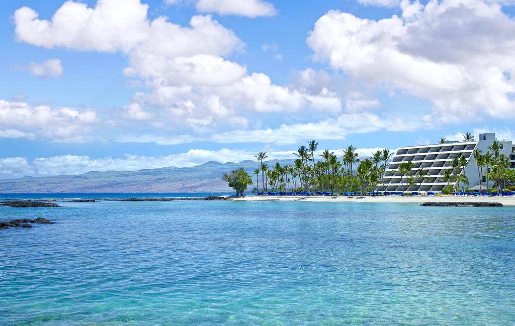 Mauna Lani Bay Hotel and Bungalows Preferred LVX Collection