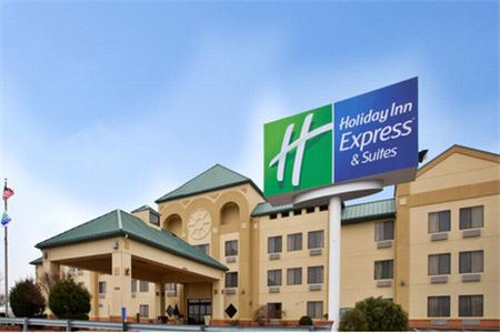 Holiday Inn Exp Suites Fenton