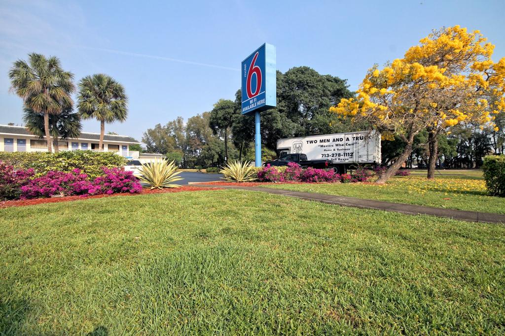 Motel 6 Pompano Beach