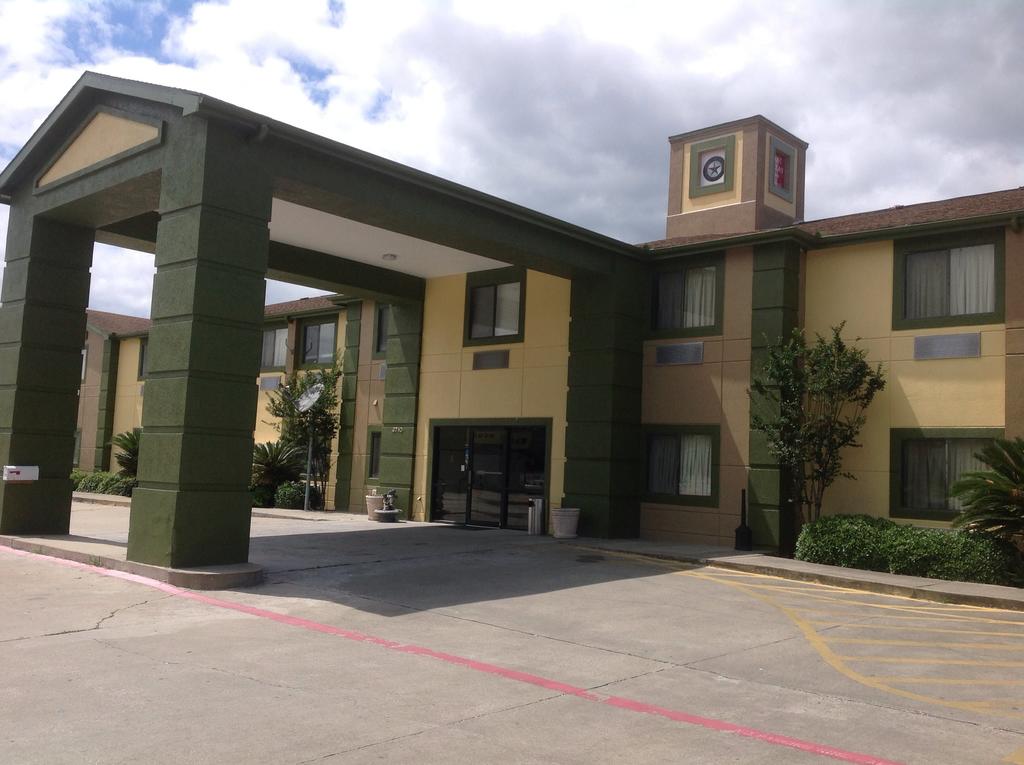 Best Texan Inn and Suites