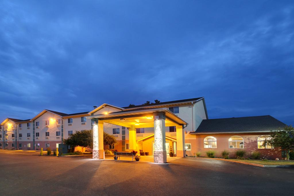 Baymont Inn and Suites Galesburg