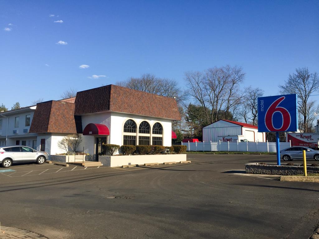 Motel 6 Warminster  Pa