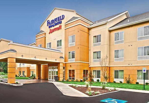 Fairfield Inn and Suites Harrisburg West