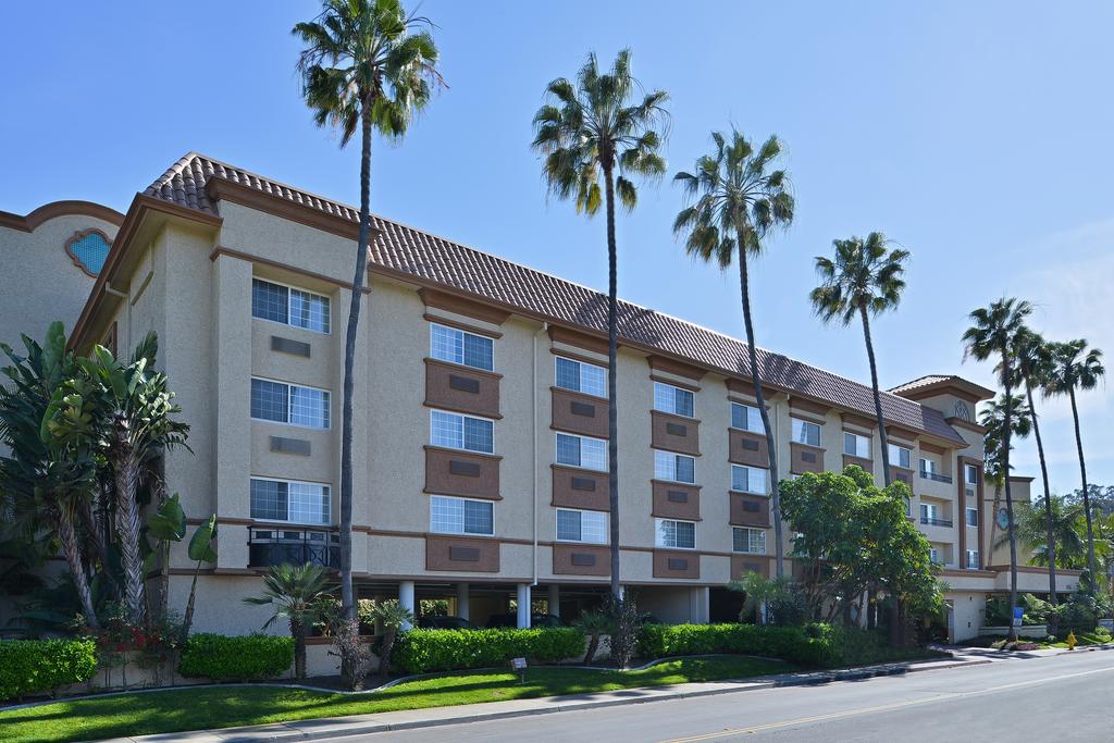 Comfort Inn and Suites San Diego Zoo SeaWorld Area