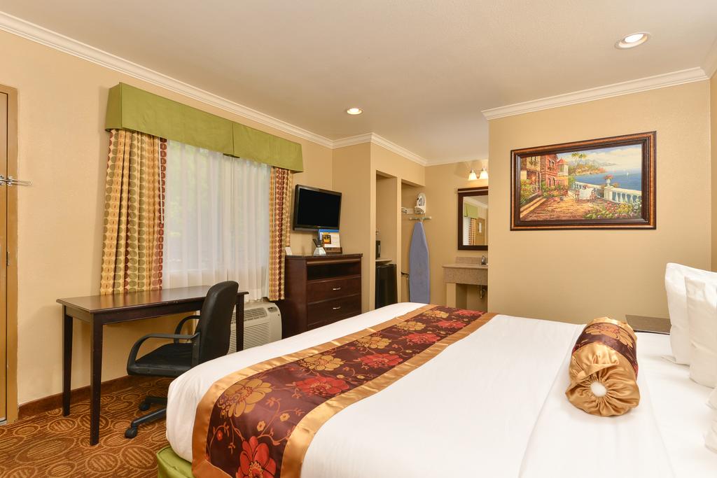 Rodeway Inn San Diego Near Qualcomm Stadium