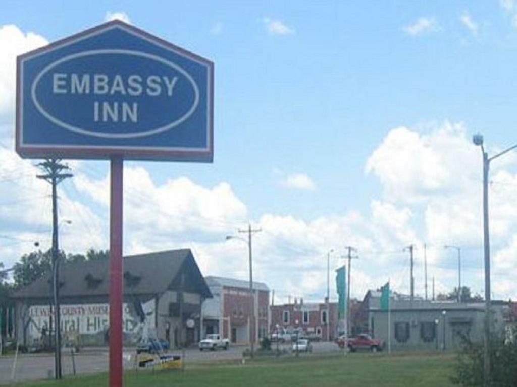 Embassy Inn - Hohenwald