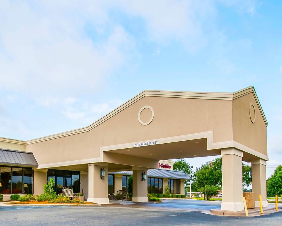 Clarion Inn and Suites Dothan