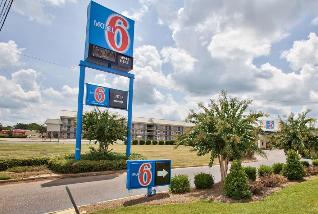 Motel 6 Dothan