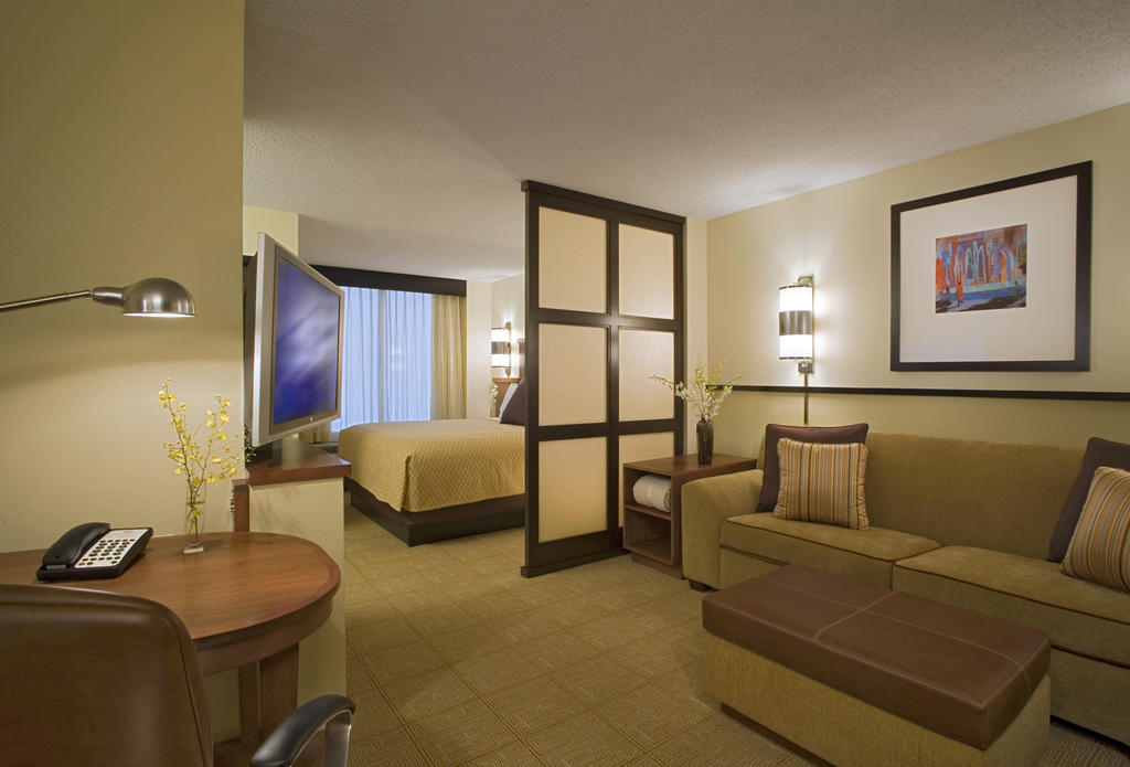 Hyatt Place Kansas City Airport