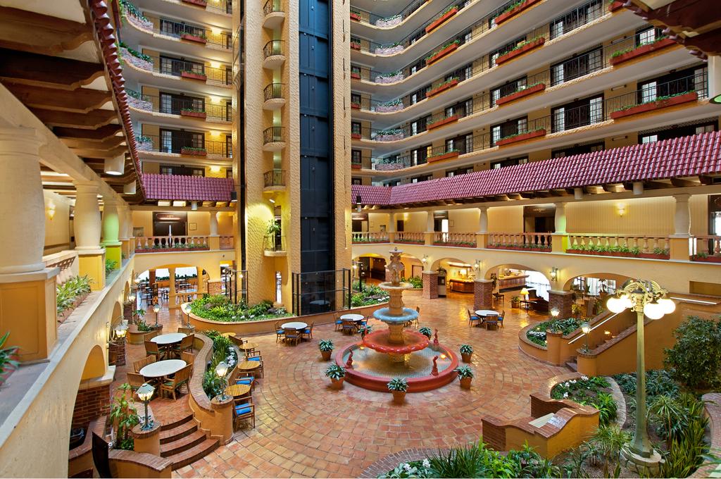 Embassy Suites Kansas City - Plaza