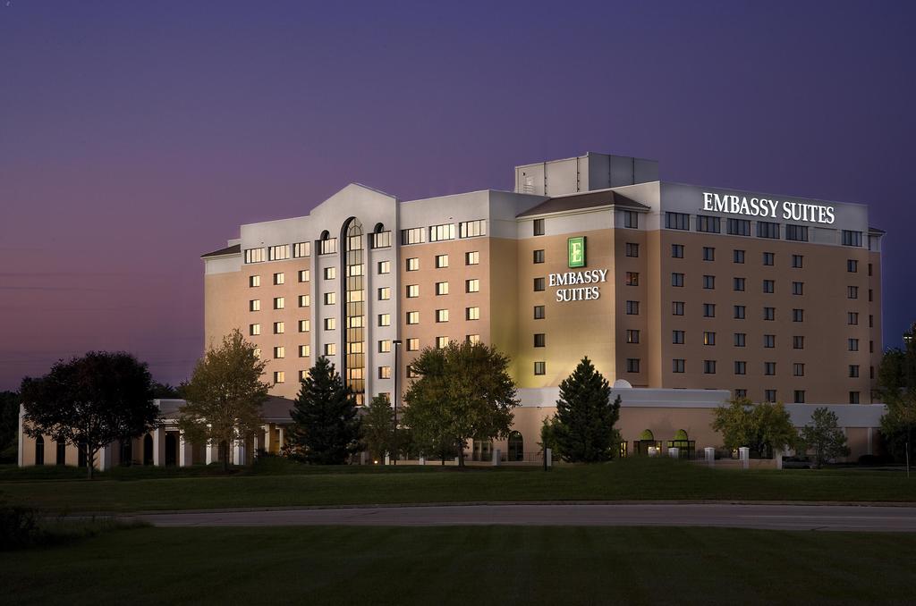 Embassy Suites Kansas City - Intl Airport