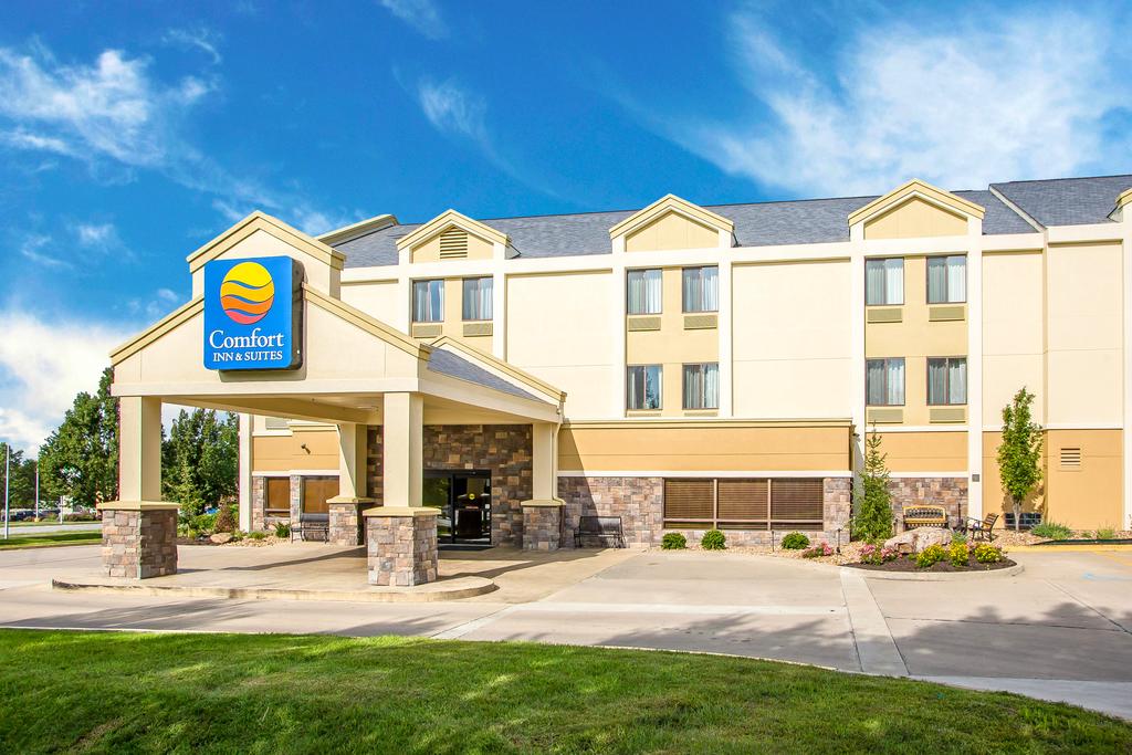 Comfort Inn and Suites Kansas City - Northeast