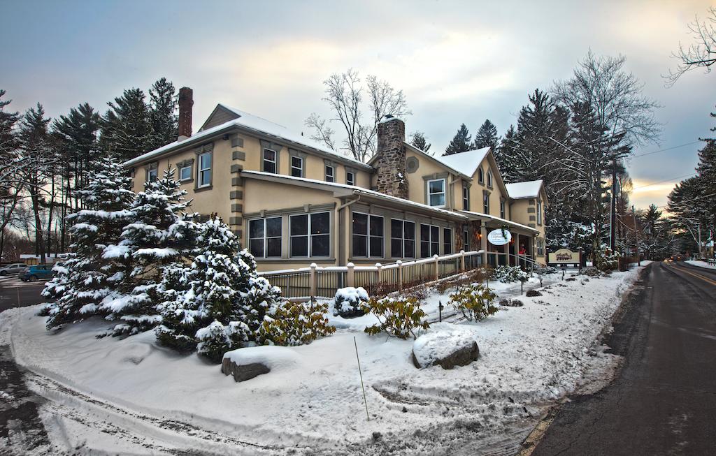 Woodfield Manor Resort- A Sundance Vacations Resort