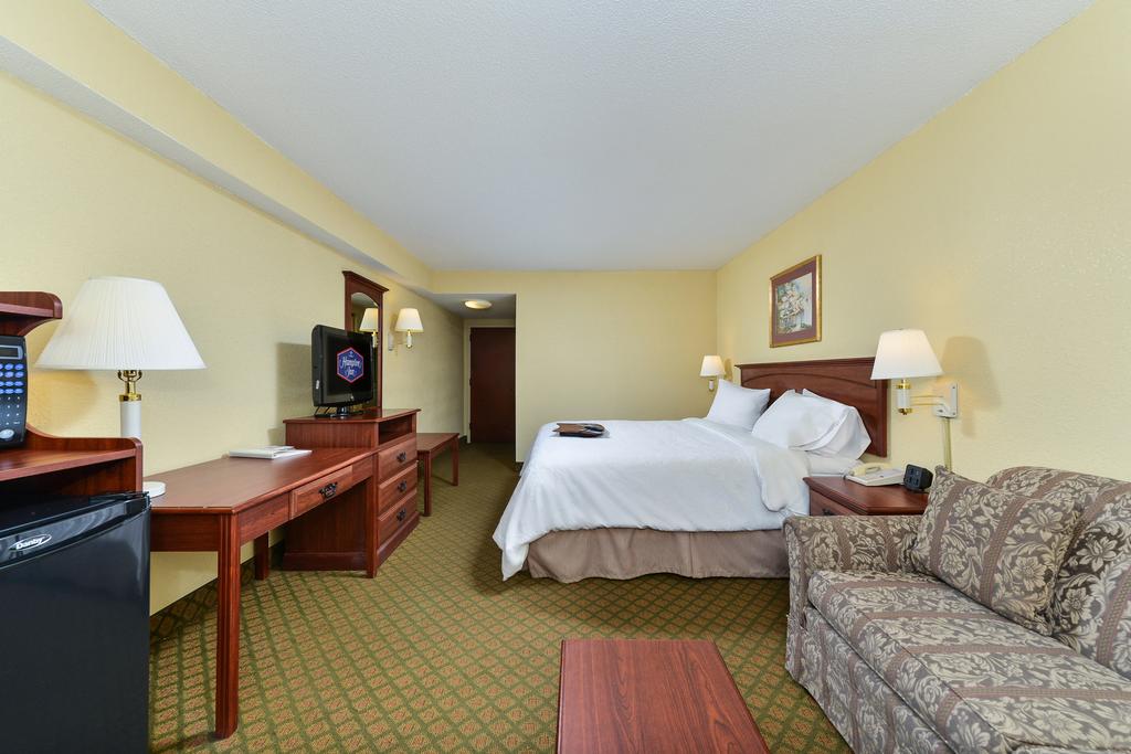 Hampton Inn Raleigh-Clayton I-40