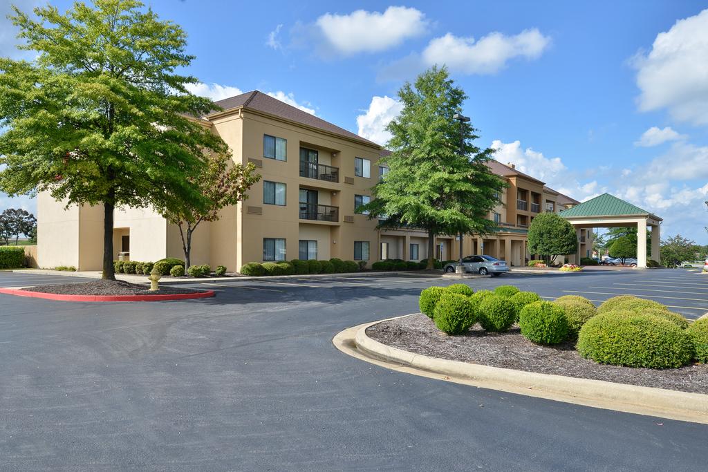 Courtyard Bentonville