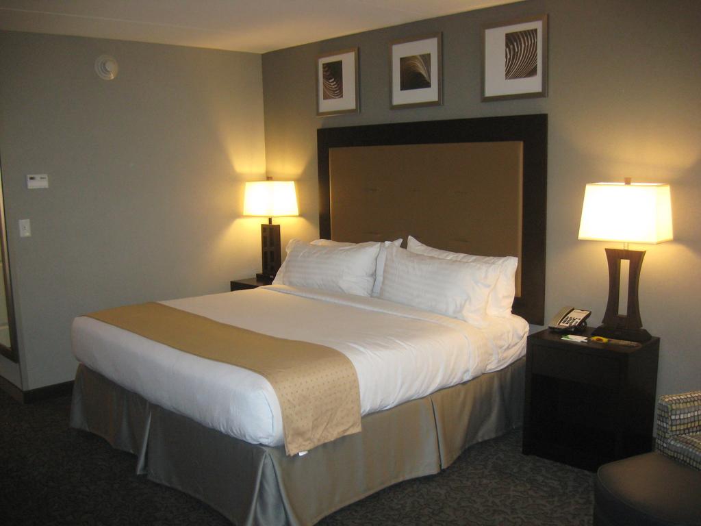 Holiday Inn Hotel and Suites East Peoria