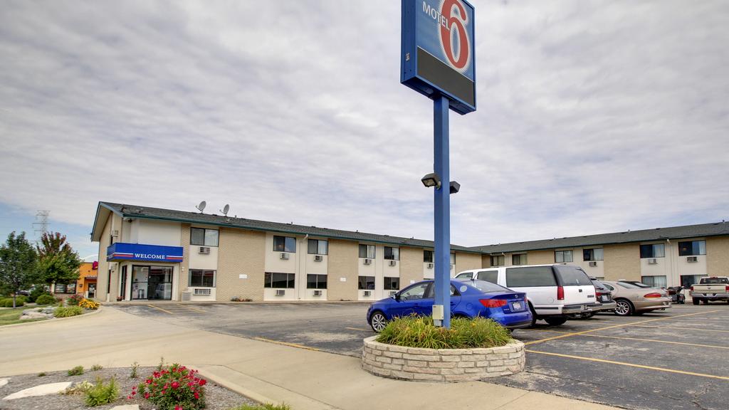 Motel 6 Peoria - East