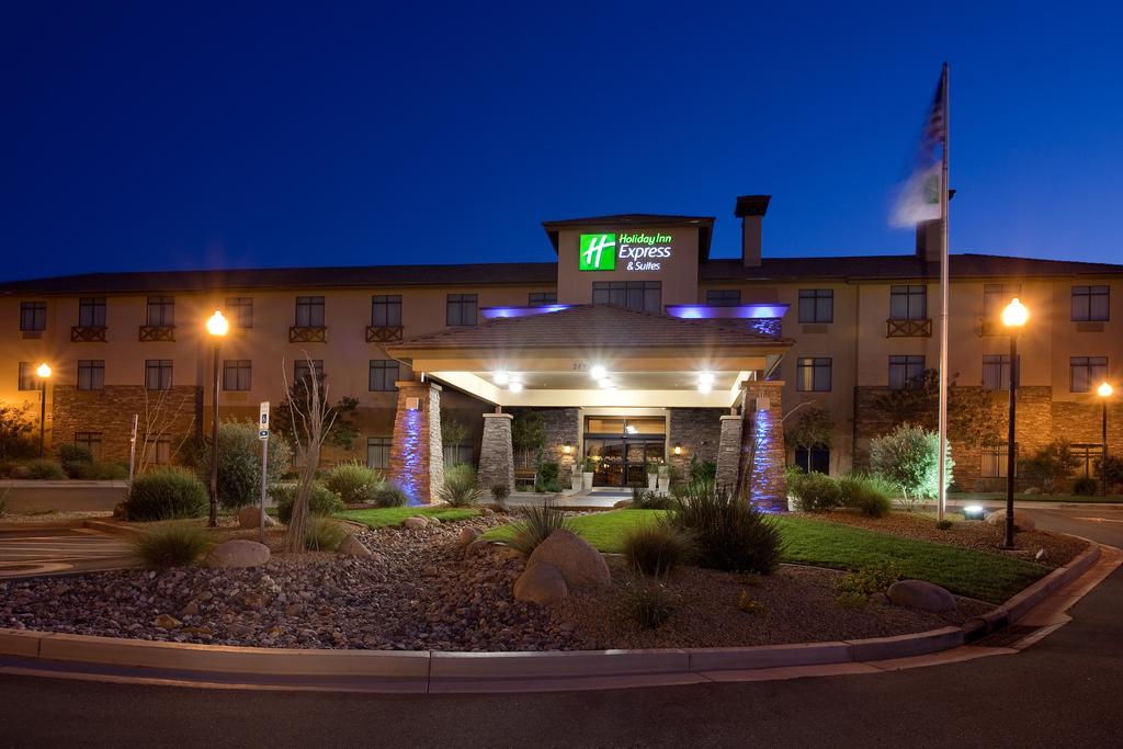 Holiday Inn Express Suites North St George