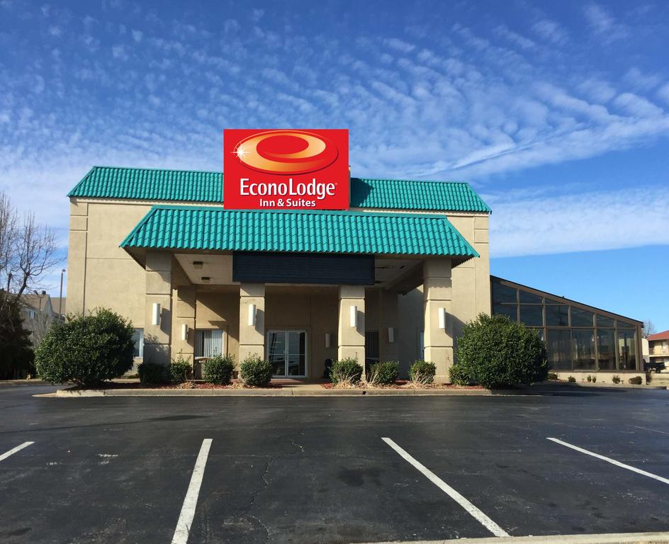 Econo Lodge Inn and Suites Joplin