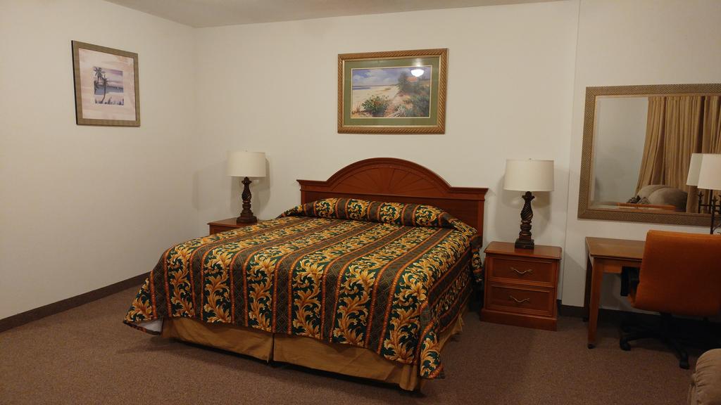 Country Regency Inn and Suites