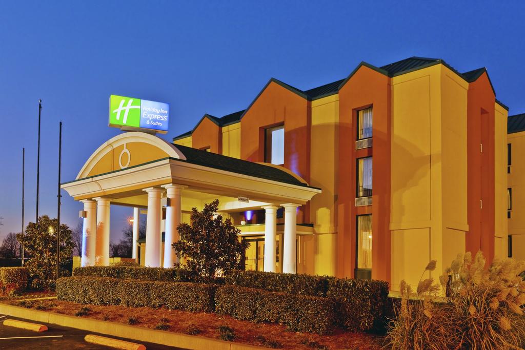 Holiday Inn Express Suites Spence Lane