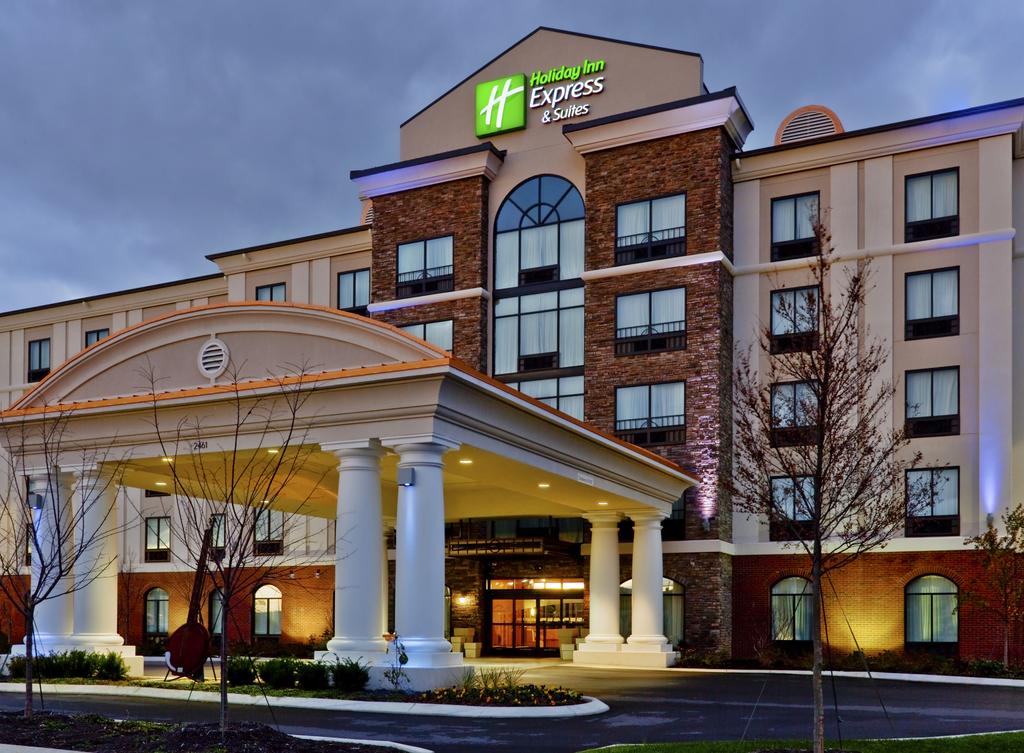 Holiday Inn Express and Suites Nashville Opryland