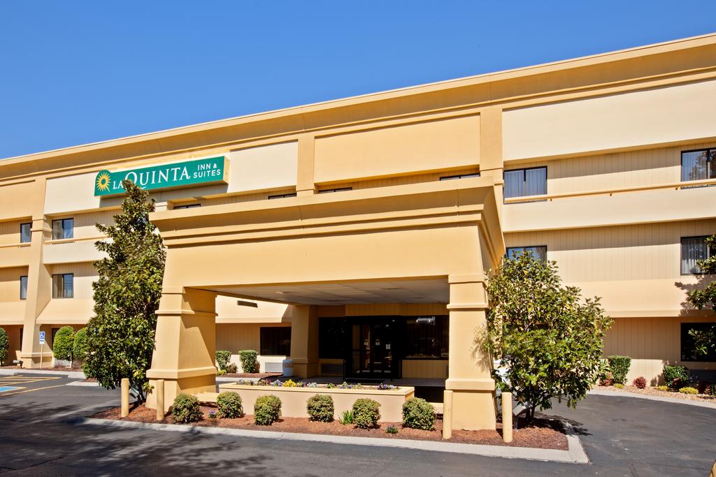 La Quinta Inn and Suites Nashville Airport