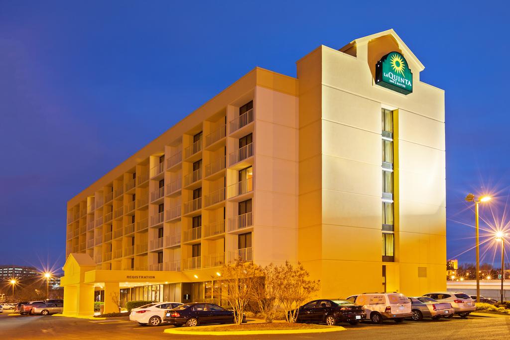 La Quinta Inn and Suites Nashville Airport-Opryland