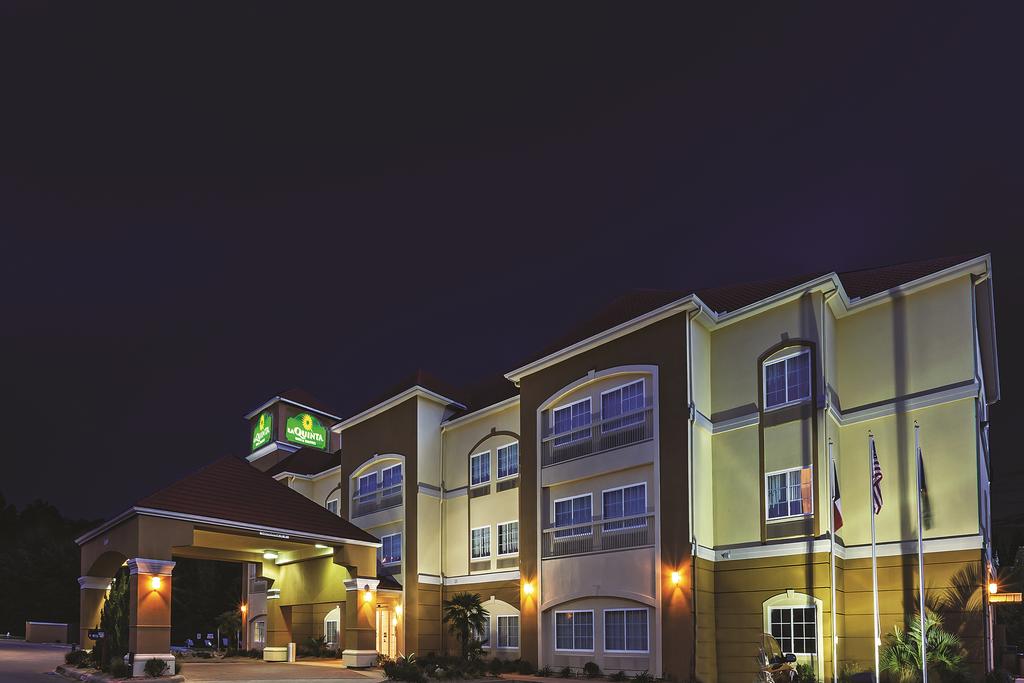 La Quinta Inn and Suites Palestine