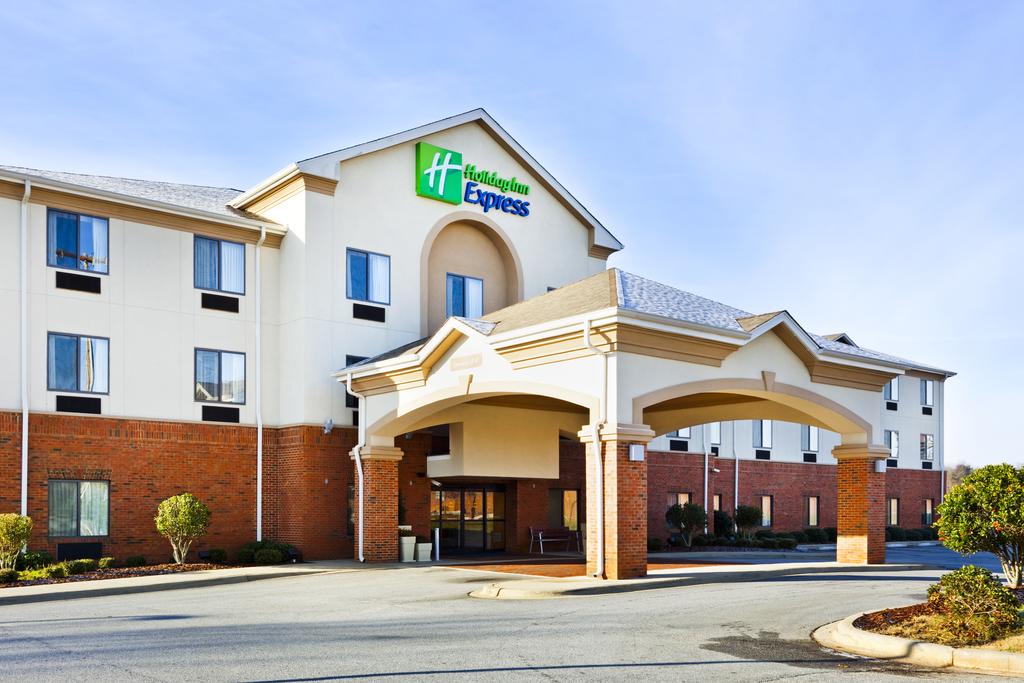 Holiday Inn Exp Forest City