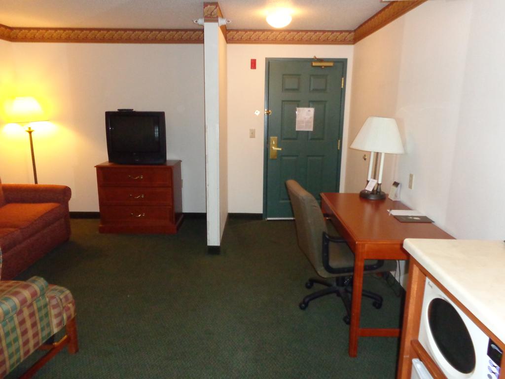 Country Inn and Suites By Carlson Prairie du Chien WI