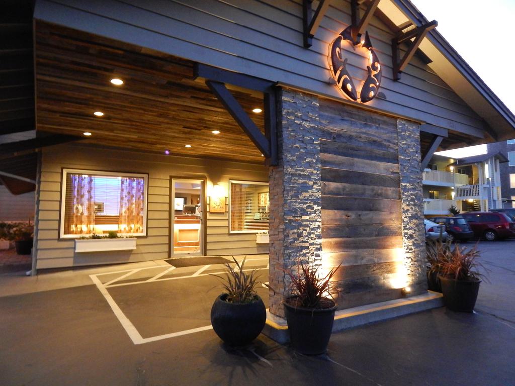 The Coho Oceanfront Lodge