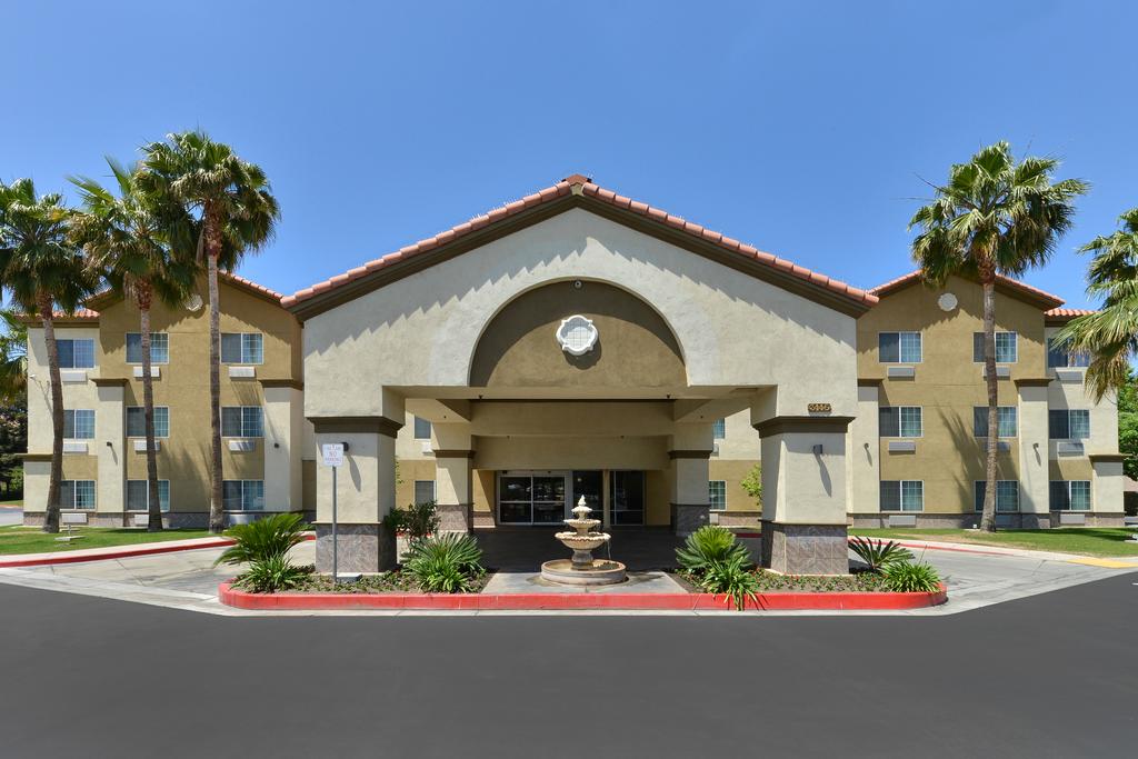 Comfort Suites Bakersfield