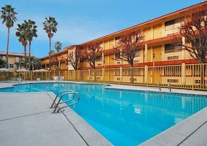 Quality Inn and Suites Bakersfield